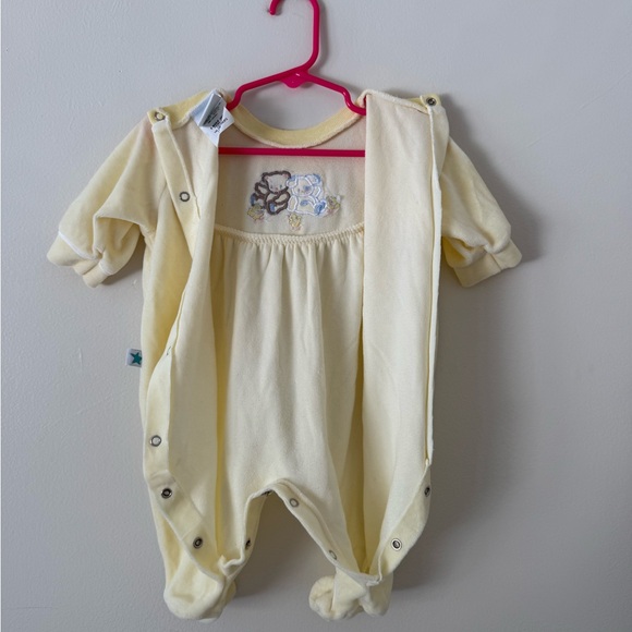 Vintage 90s Baby One-Piece Velour Romper Pastel Yellow Embroidered Animals 6 Mos - Picture 12 of 15